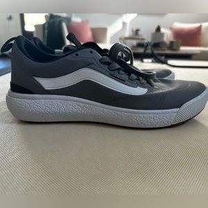 Vans Ultra Range EXO Sneaker